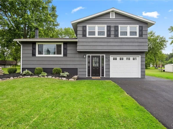 8478 Grandview Dr, Cicero, NY 13039