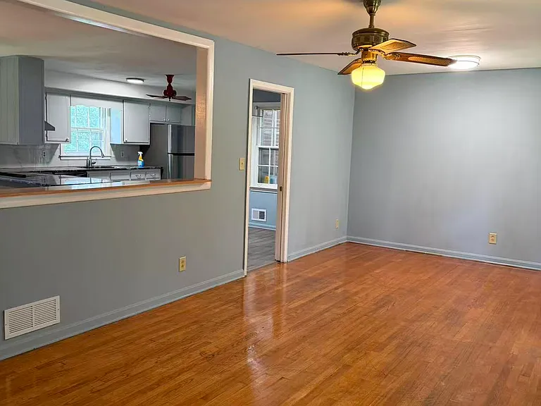 1487 Pine St — Photo 3
