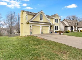 8008 N Chatham Ave, Kansas City, MO 64151