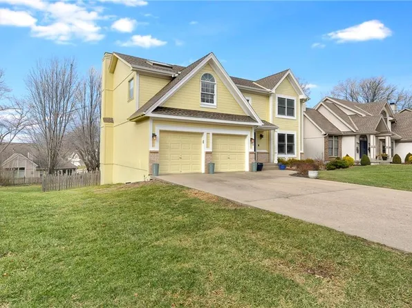 8008 N Chatham Ave, Kansas City, MO 64151