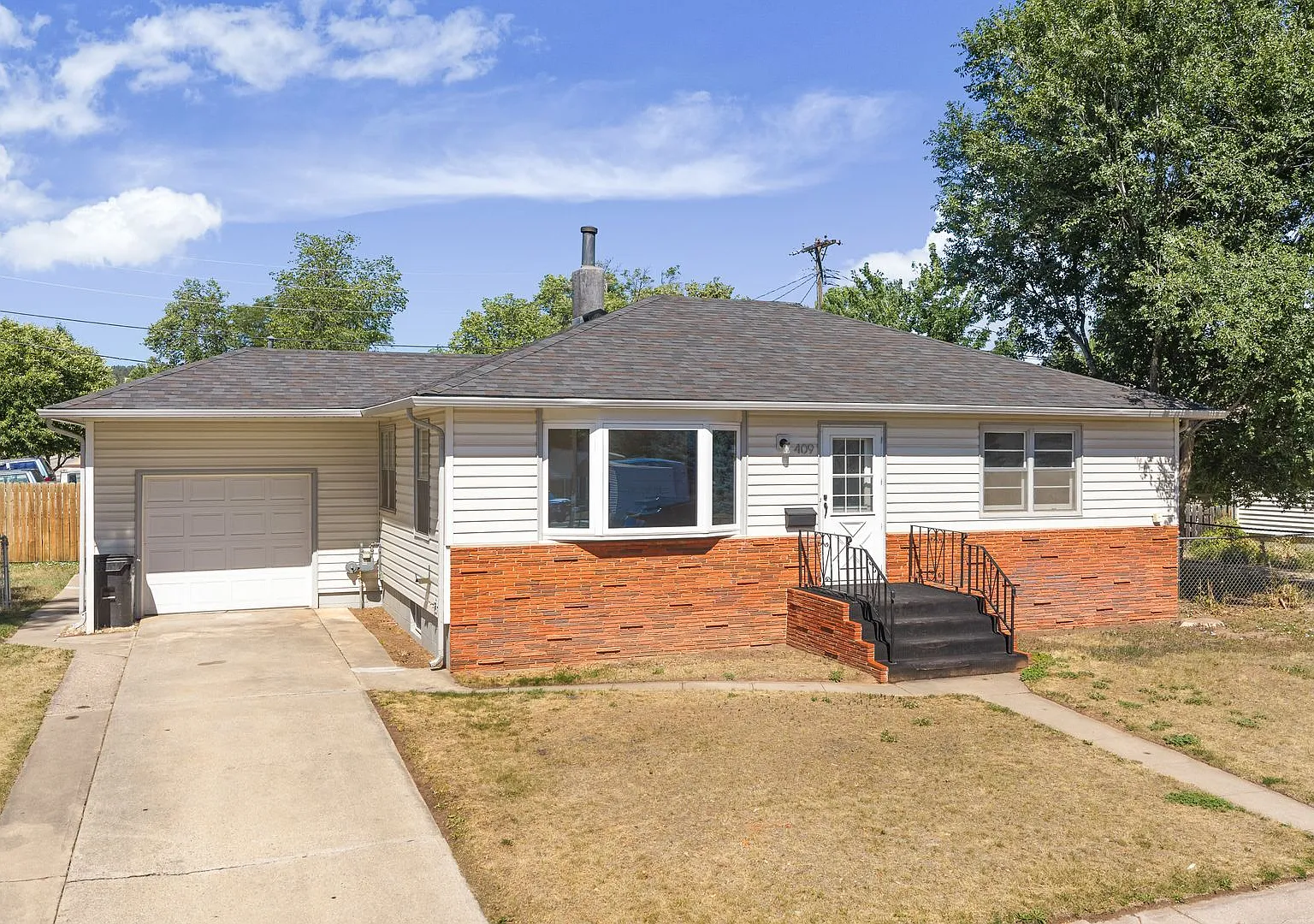 4 Bed | 2 Bath | Single Garage | West Rapid | Pet Negotiable — Photo 2