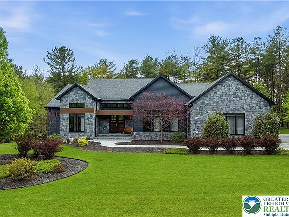 5th image of 95 Nottingham Ct