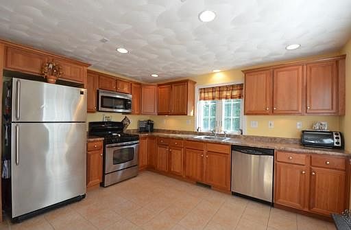 3rd image of 8 Billerica Ave #16