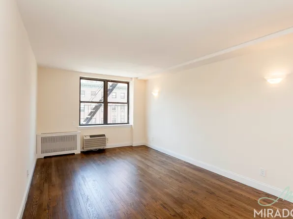 255 W 14th St APT 4C, New York, NY 10011