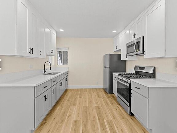 4th image of 1722 W 85th St #1