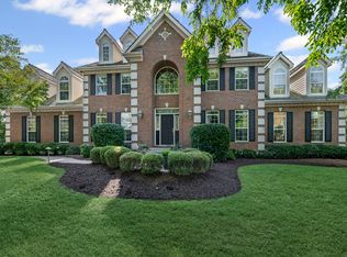 25605 Blackhawk Ln, Lake Barrington, IL 60010