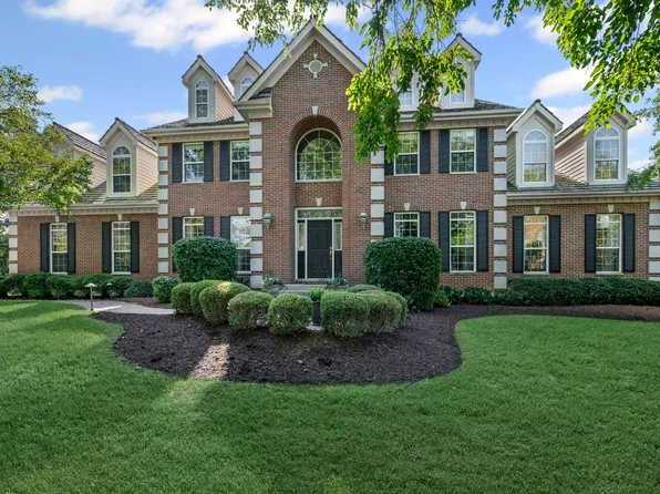 25605 Blackhawk Ln, Lake Barrington, IL 60010