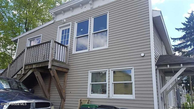 3rd image of 11 Chatham Street