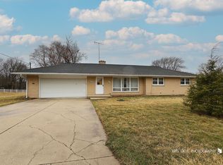 40798 N Forest View Rd, Wadsworth, IL 60083