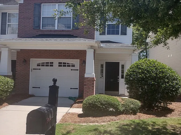 27 Braiden Manor Rd — Photo 2
