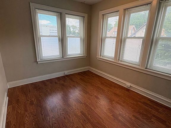 4th image of 520 S 31st St APT 8