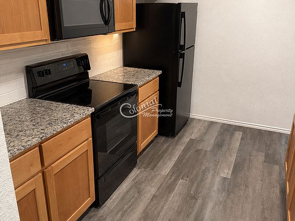 4th image of 3106 Stonewall Dr #B