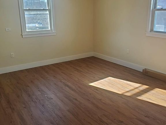 4th image of 24 Mildred St #2