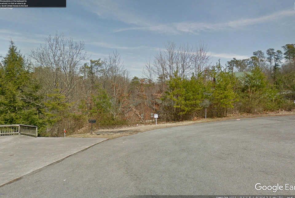 2nd image of 424 Stone Ridge Way