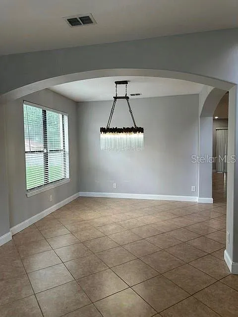 5 bed, 3.5 bath, 3634 sqft, $3,600 — Photo 4