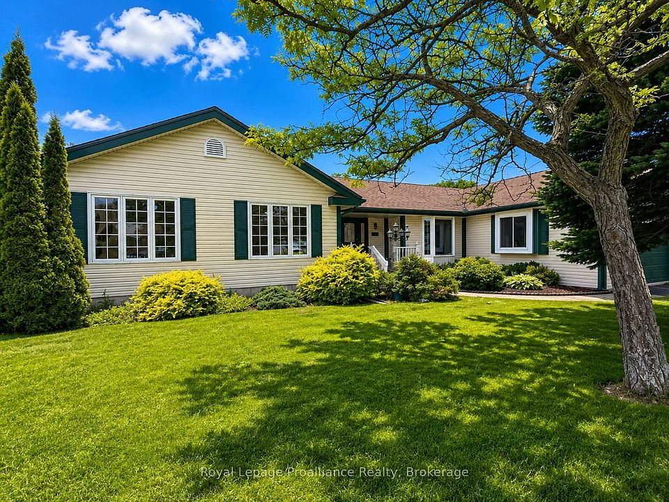 1st image of 88 Westwind Cres