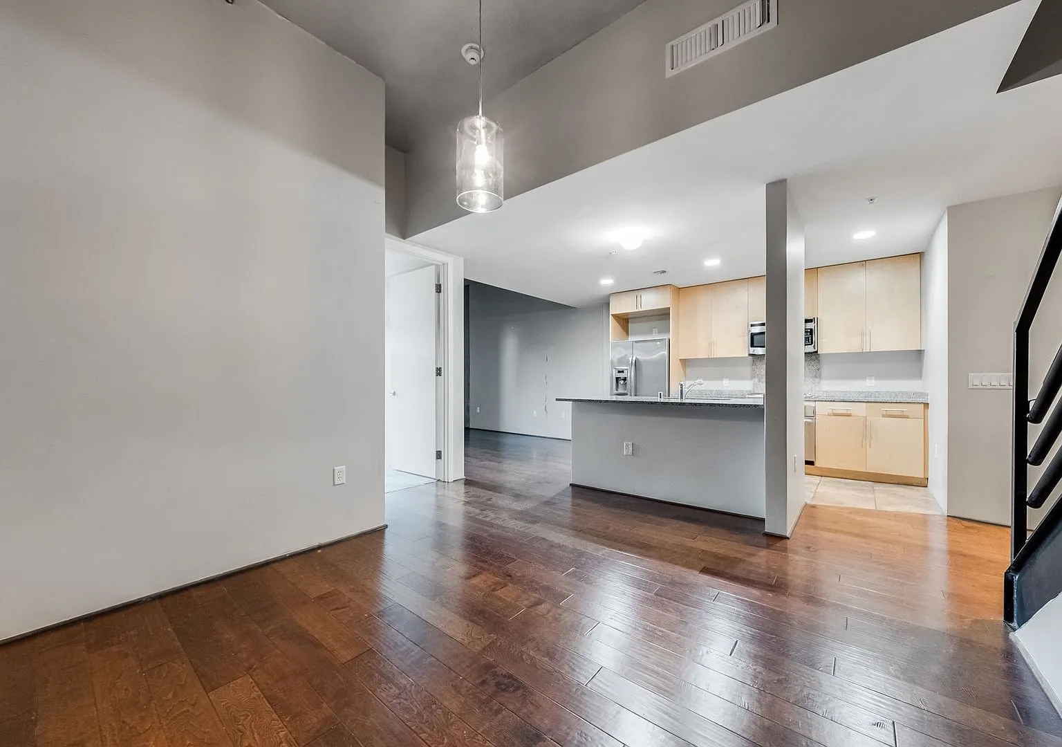 Juhl 161-City Views from this Spacious 2bd/2ba Residence — Photo 3