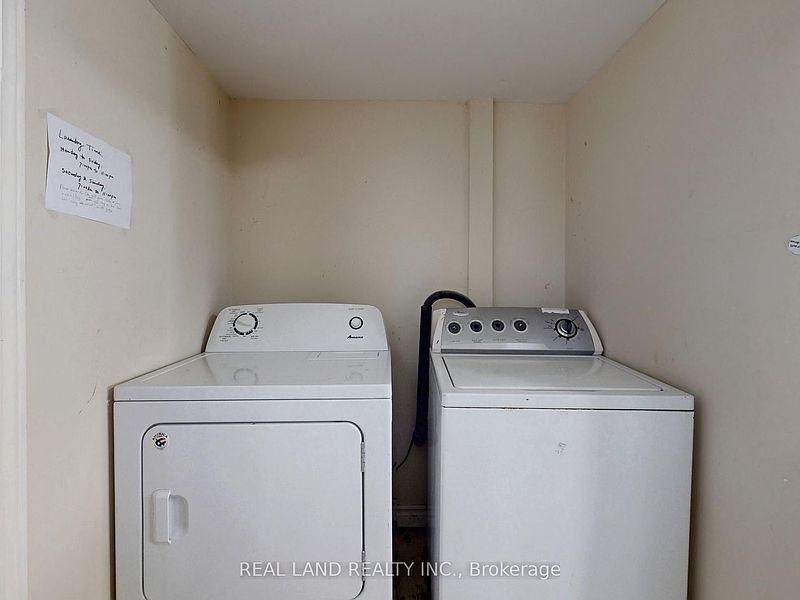 Toronto House for rent - 3 Bedrooms — photo 8
