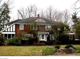 2458 Demington Dr, Cleveland Heights, OH 44106