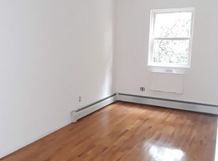 20-13 37th St #3, Astoria, NY 11105