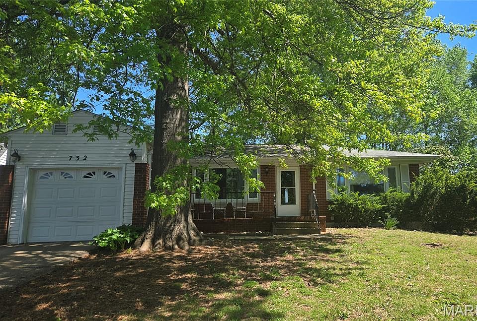 1st image of 732 E Lake Dr