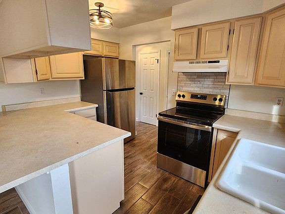 5th image of 2389 Ridge Circle Dr
