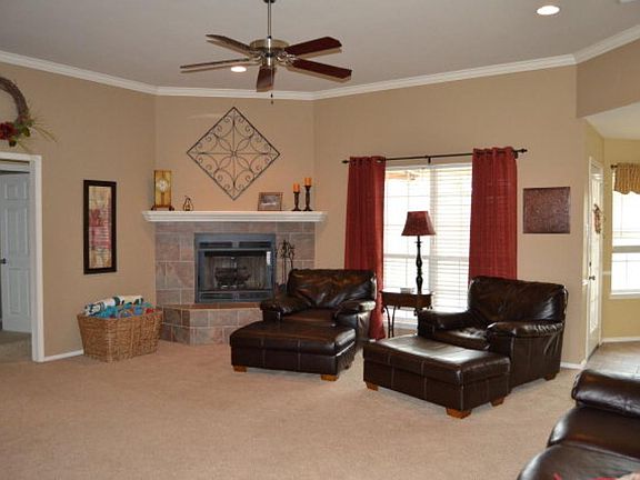 2nd image of 3609 Shadyhill Dr