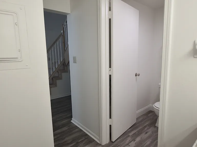 Waveland Place Apartments — Photo 64