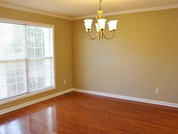 4th image of 742 Cedar Grove Ct