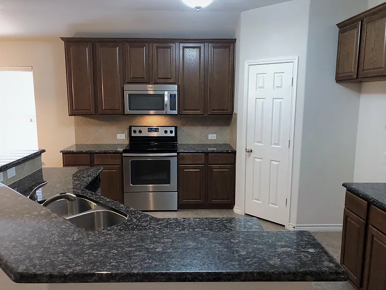 1212 Villa Paloma Blvd — Photo 3