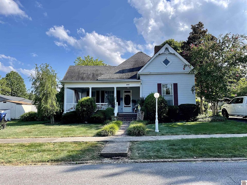 1st image of 203 W 13th St