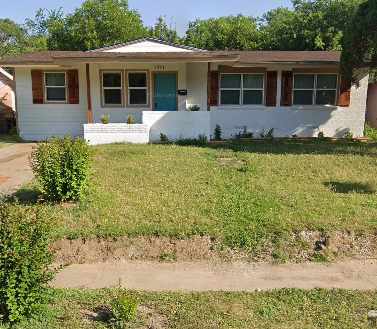 1351 Adelaide Dr — Photo 1