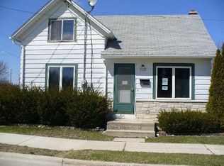 1176 Wisconsin Ave, Oostburg, WI 53070