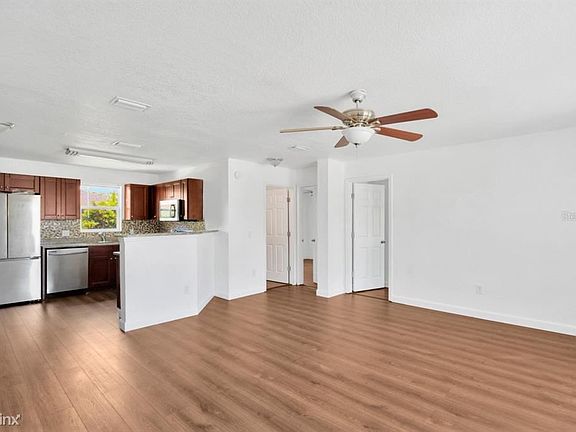 4th image of 6039R 108th Ave N