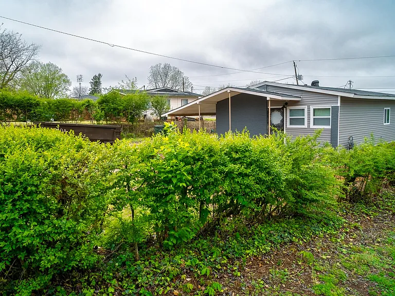 3825 Crane Dr NE — Photo 19