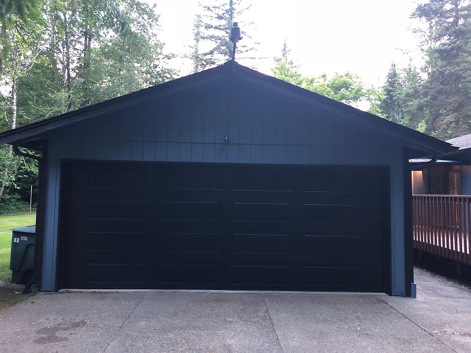 Garage also painted in 2018