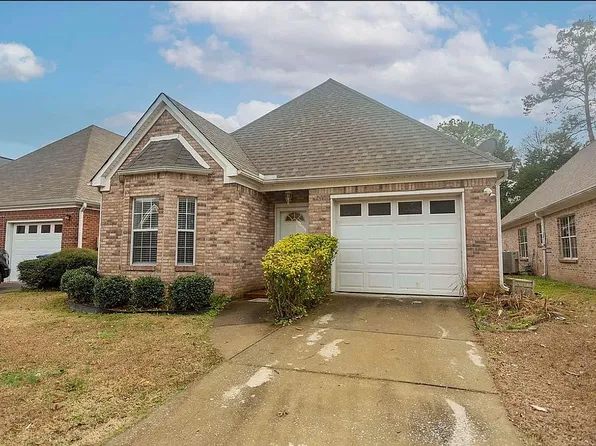 195 Steeplechase Ct, Pell City, AL 35128