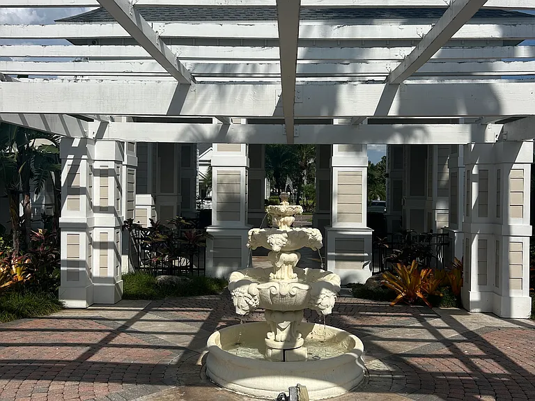 417 Southern Pecan Cir #101 — Photo 3