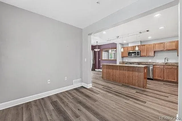 1631 N Emerson St #323 — Photo 8