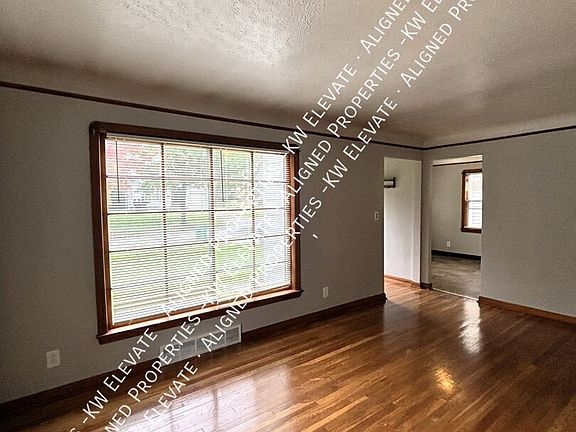 3rd image of 19520 Maple Heights Blvd