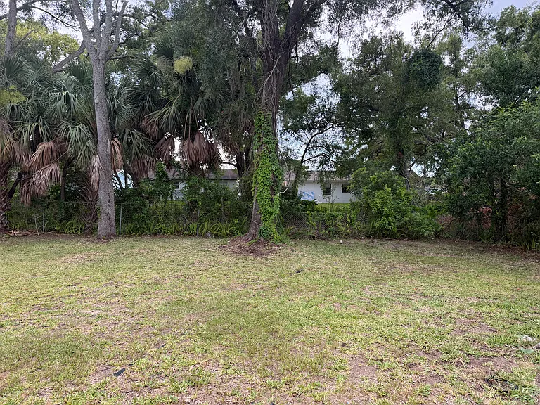 4403 Dolphin Dr — Photo 7