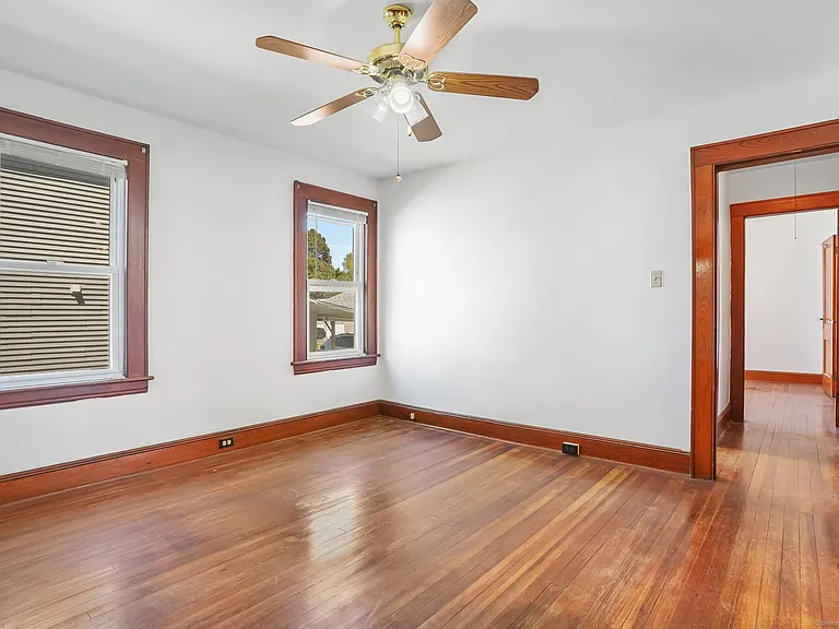 108 Barnum Ter — Photo 14