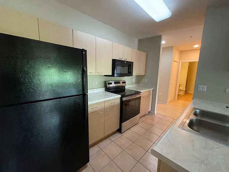1222 Chicago Ave #402 — Photo 7