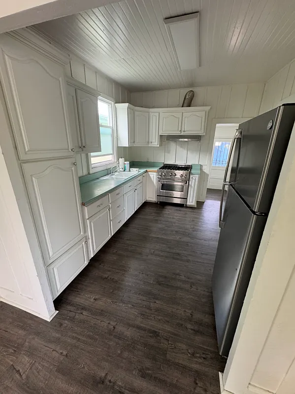 2 bed, 1.0 bath, $2,800 — Photo 3