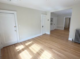 29 Beecher St, Jamaica Plain, MA