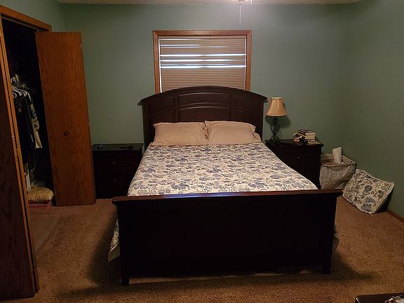 2nd image of 385 Knopp Valley Dr