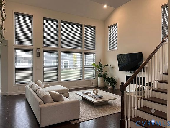 4th image of 18037 Bay Point Way