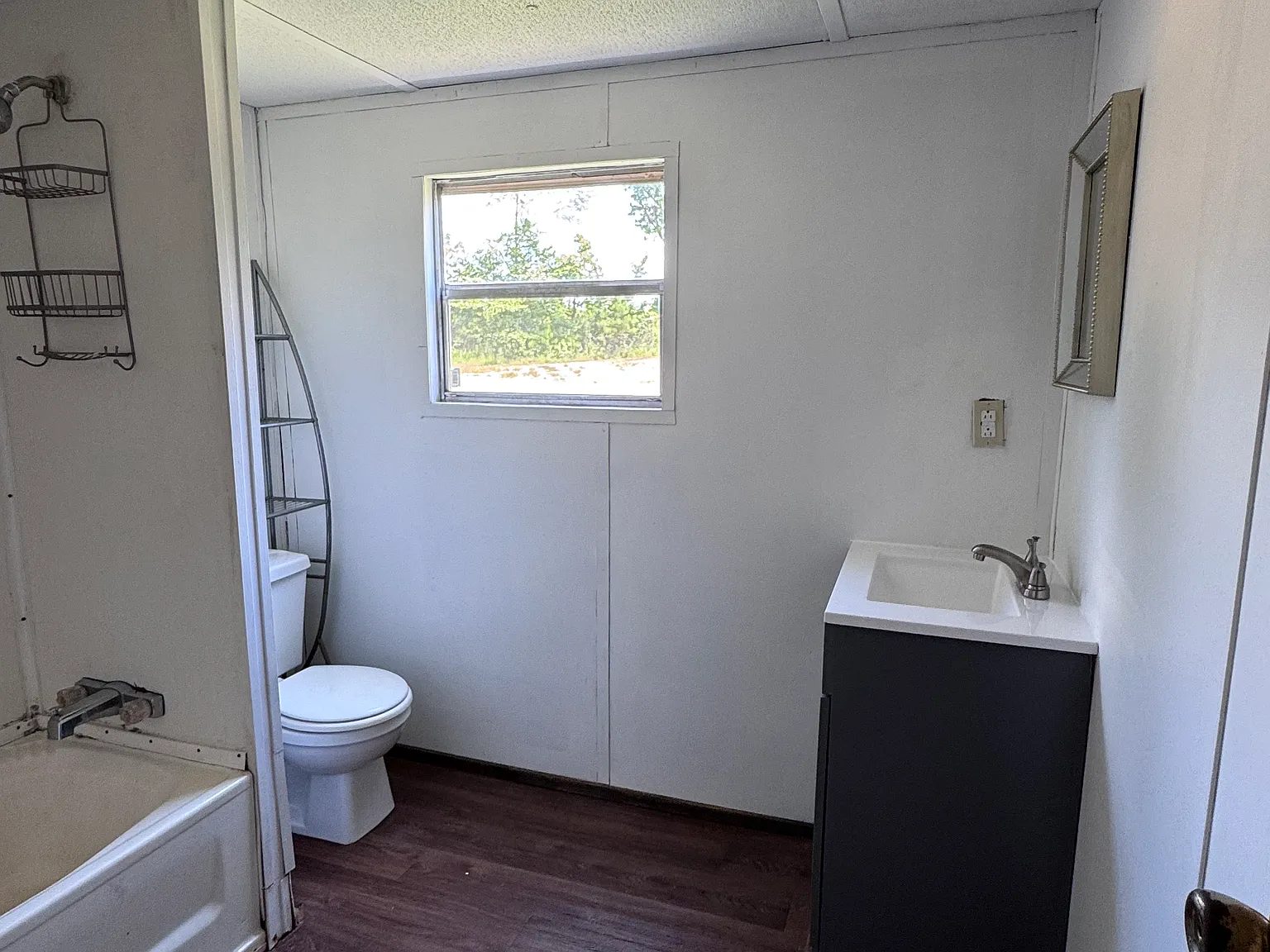 3 bed, 980 sqft, $900 — Photo 3