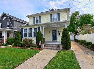 55 Burnside St, Cranston, RI 02910