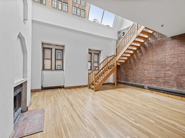 160 Chambers St APT 4, New York, NY 10007